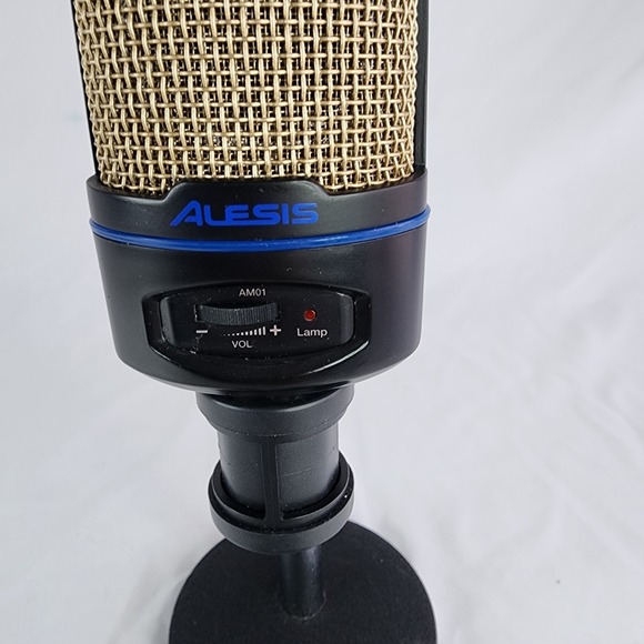 Alesis AM01 Podcast Microphone and USB cable. - Picture 2 of 7